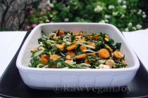 Salata de kale cu morcovi baby si gulii